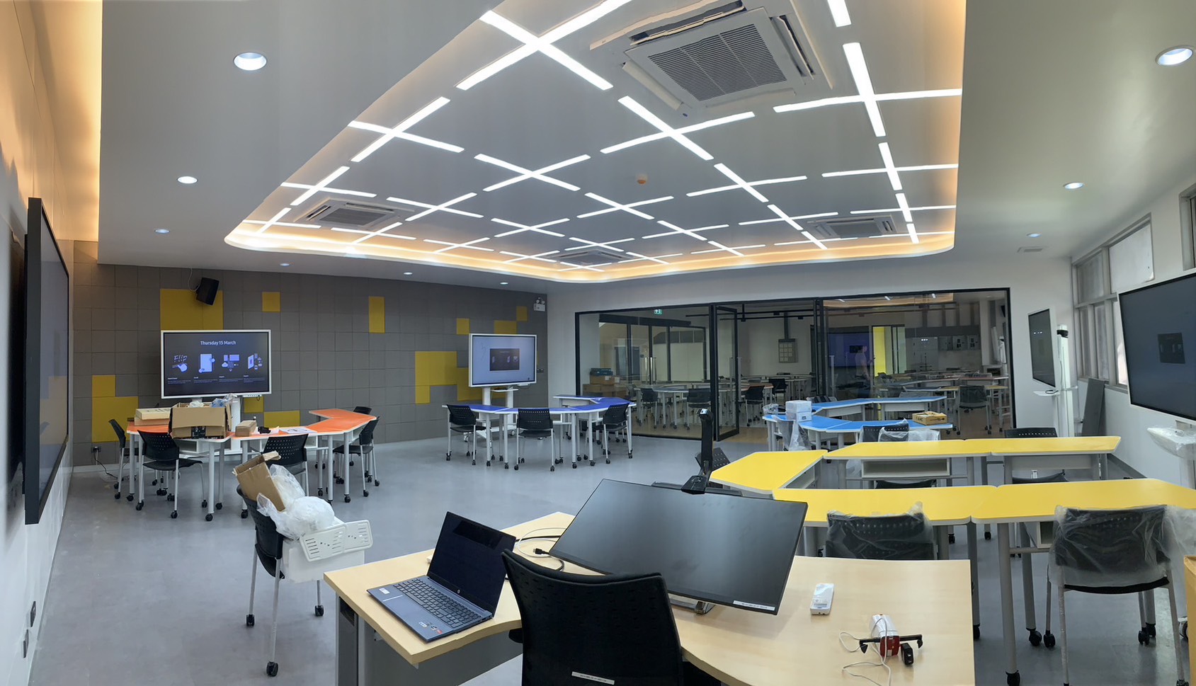 ห้องเรียนอัจฉริยะ 1